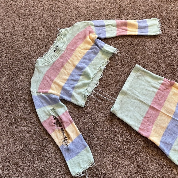 Distressed Two Piece Set - Picture 2 of 4